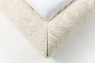 Pat Chilly White 200x200